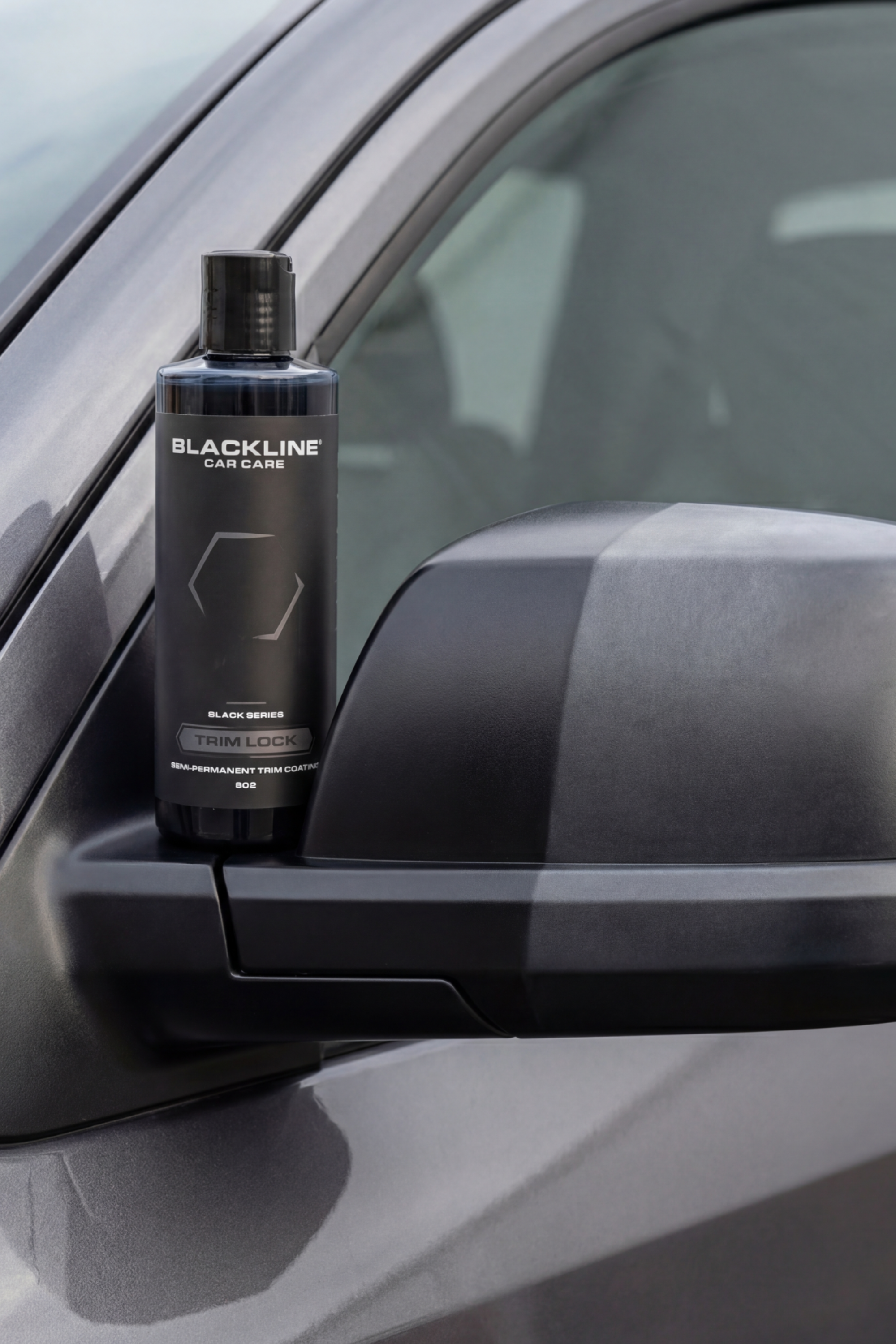 BLACKLINE® TRIM LOCK