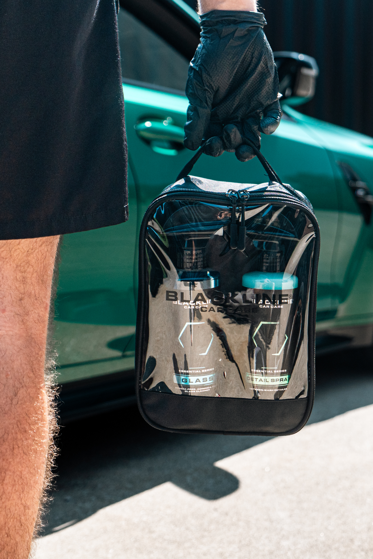 Blackline Velocity Detailing Bag detail view of handle and compartments