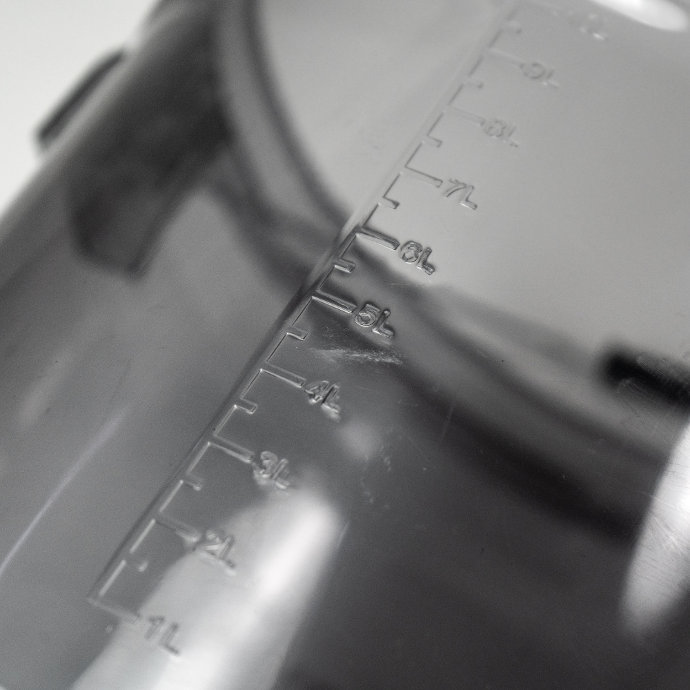 BLACKLINE® DETAILING BUCKET W/ GRIT GAURD