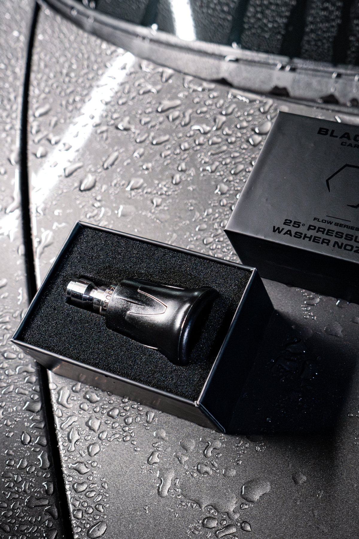 Blackline Flow Series 25-degree pressure washer nozzle for pre- and post-wash rinsing.