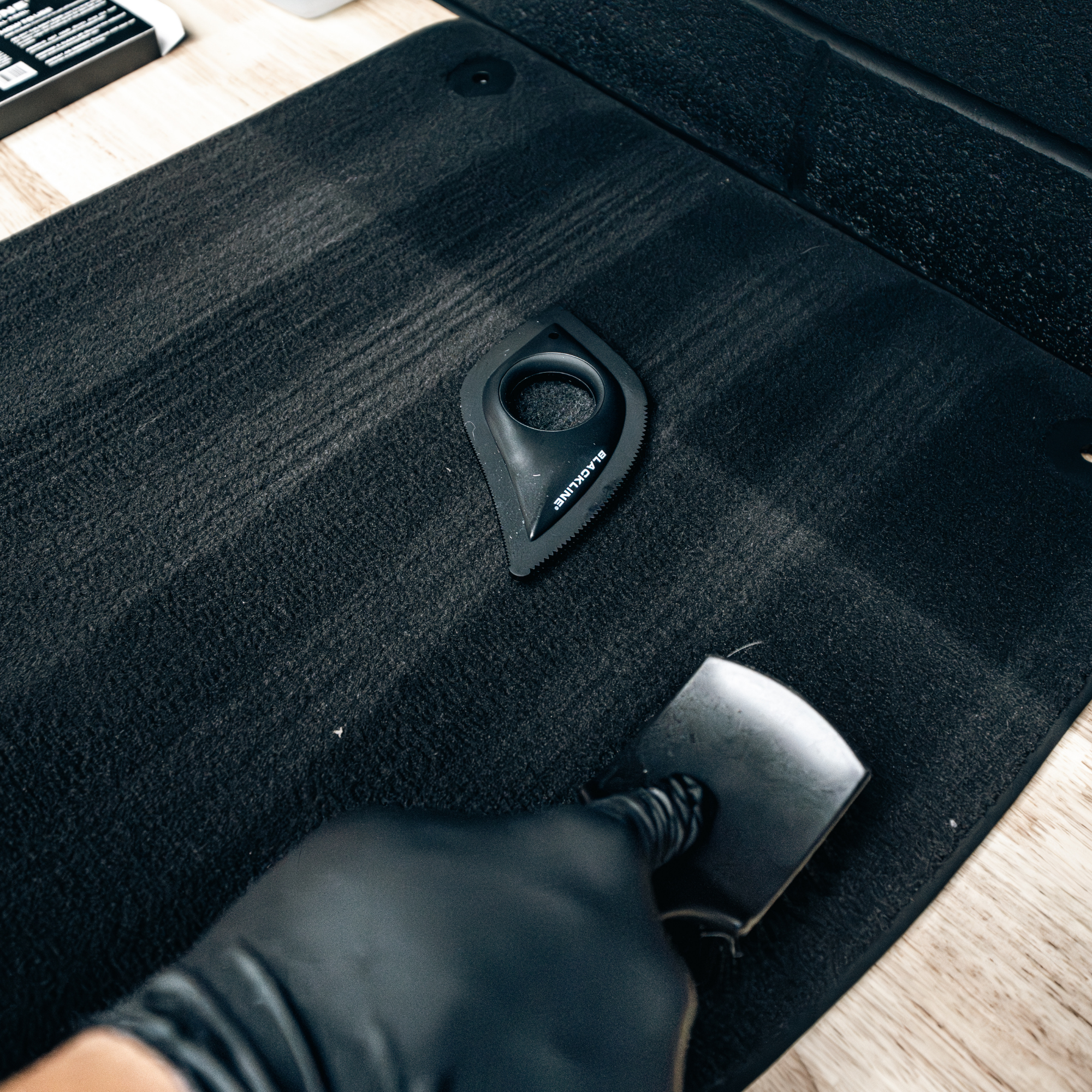 BLACKLINE® PET HAIR BRUSH