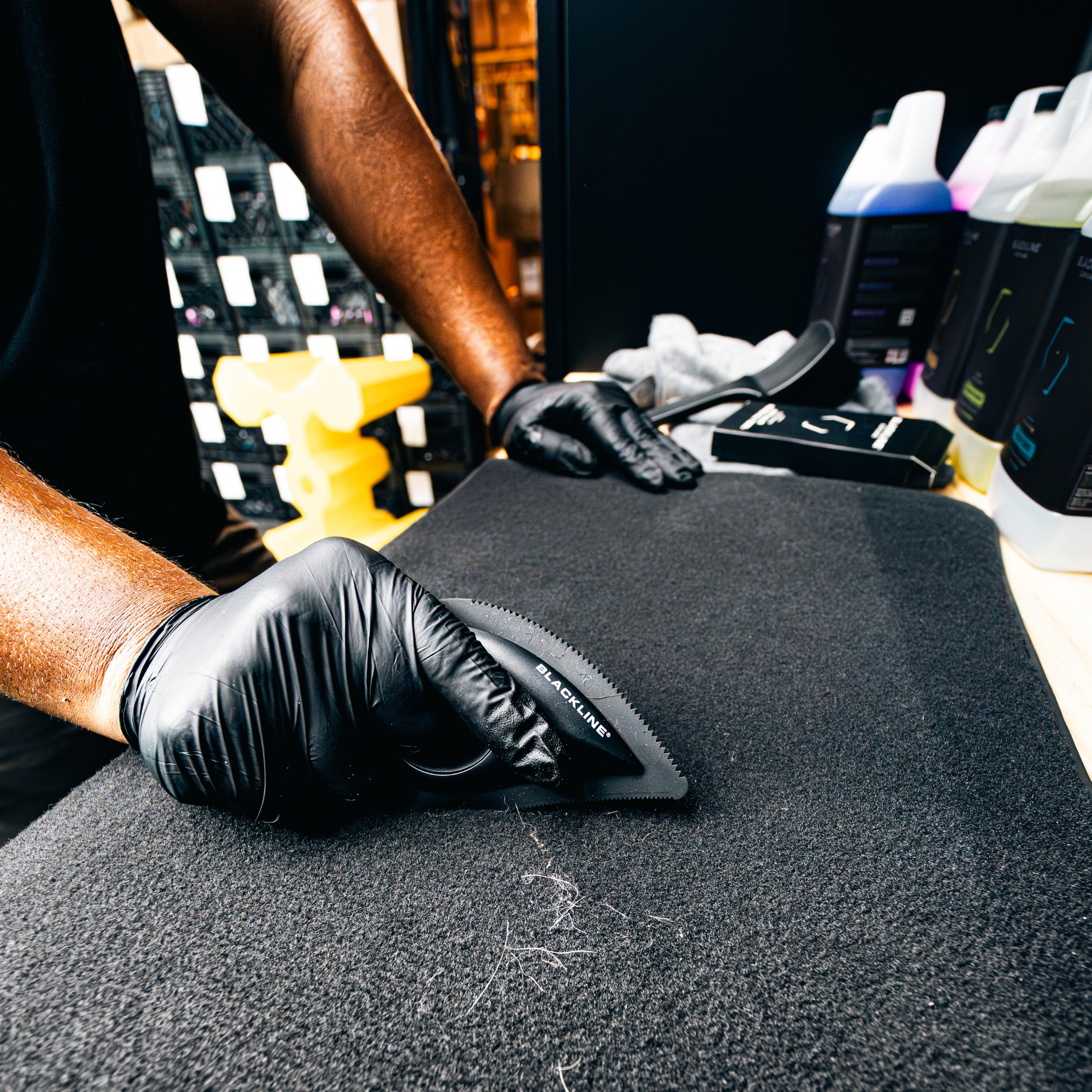 BLACKLINE® PET HAIR BRUSH