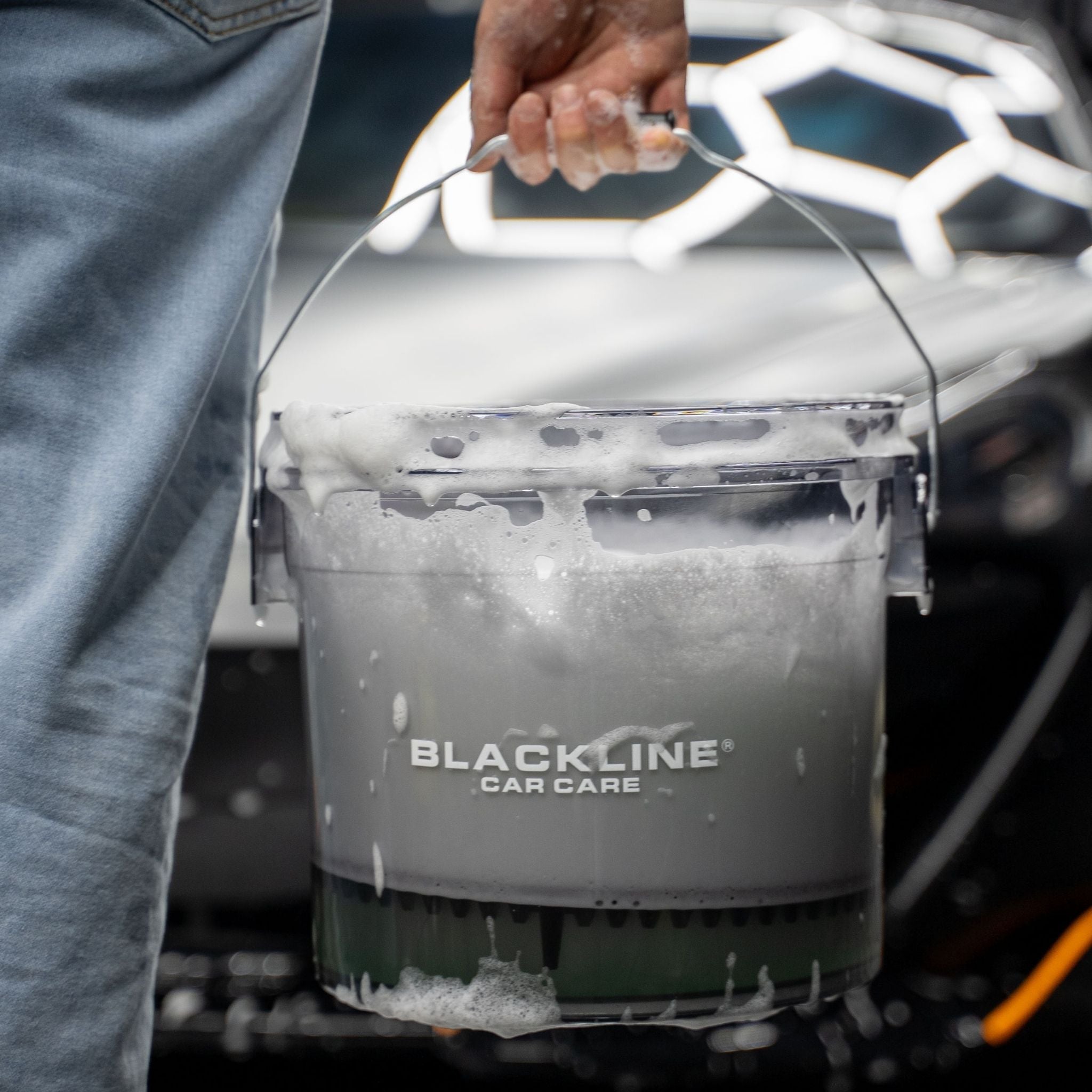 BLACKLINE® DETAILING BUCKET W/ GRIT GAURD