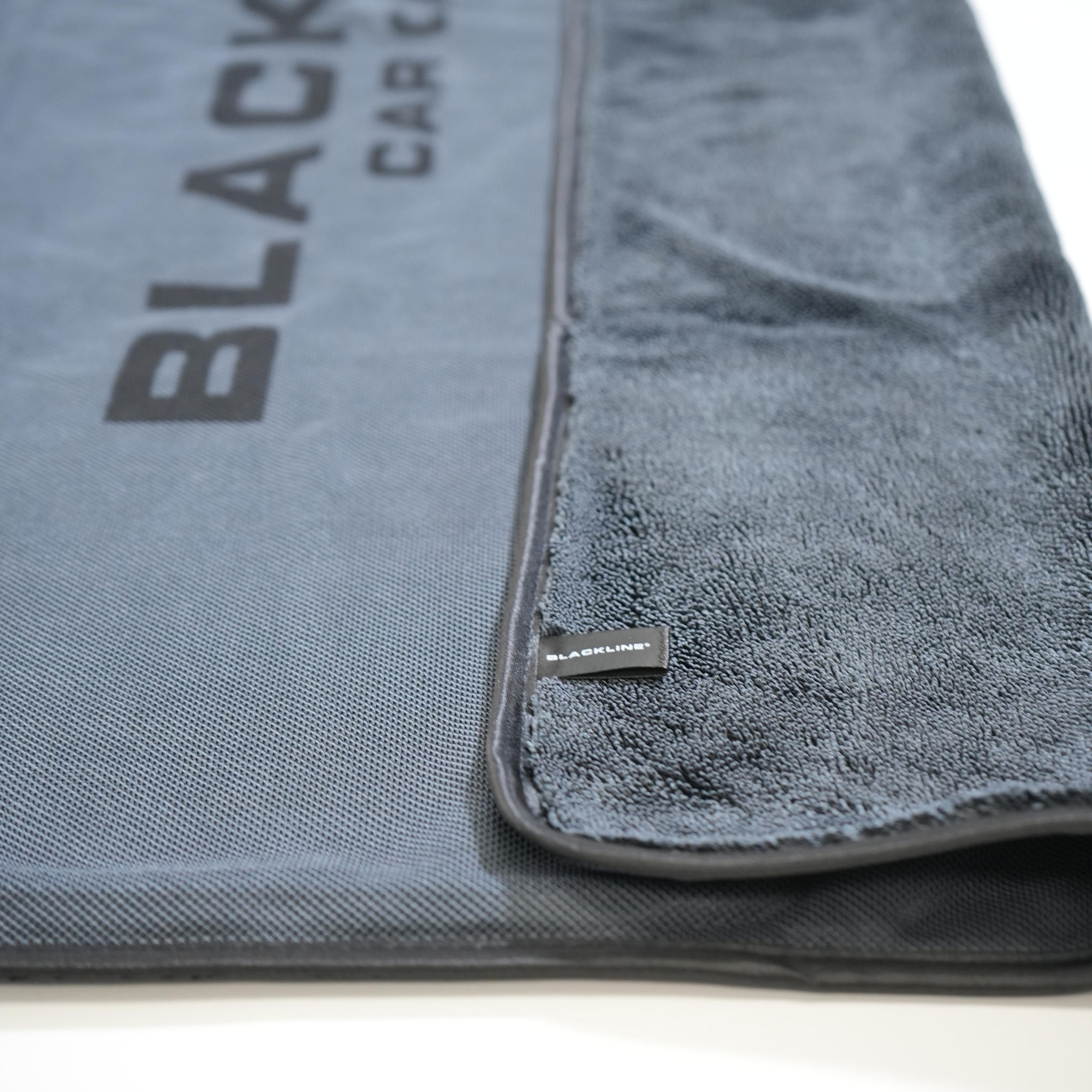BLACKLINE® SLIM TWISTED-LOOP DRYING TOWEL