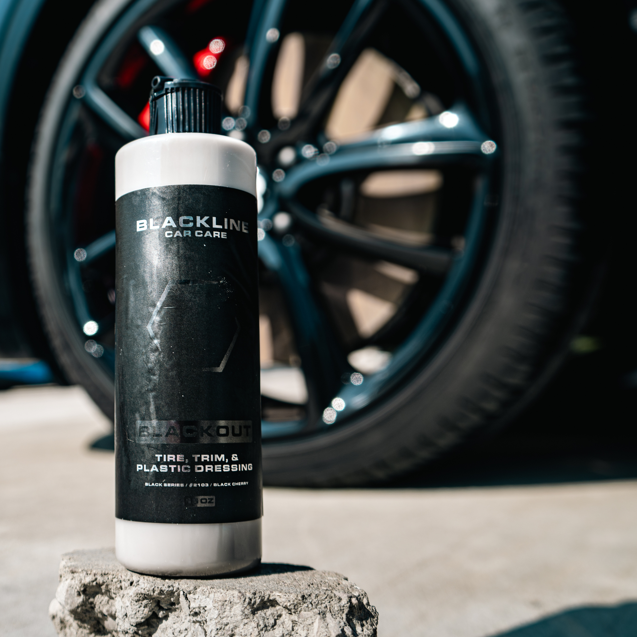 BLACKLINE® BLACKOUT TRIM & TIRE DRESSING